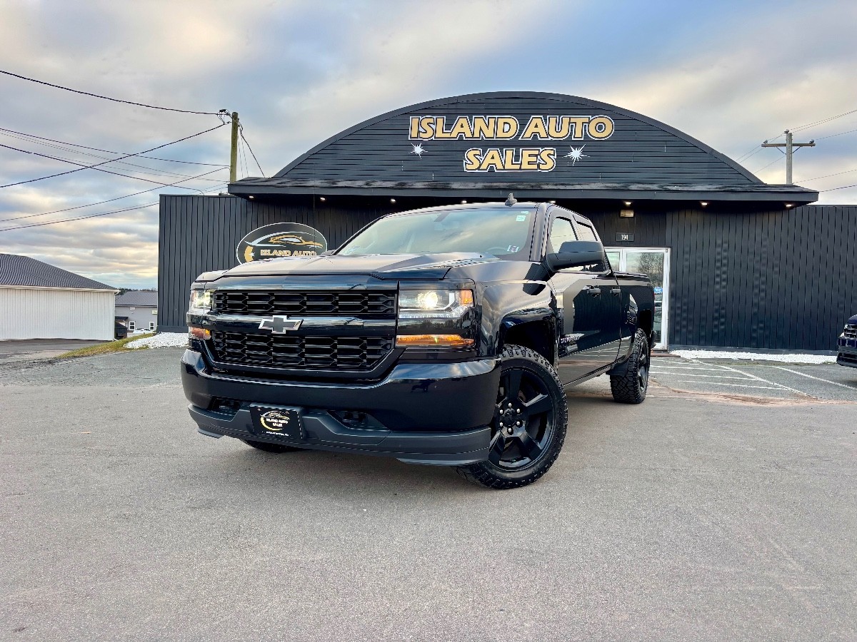2017 Chevrolet SILVERADO CUSTOM 4X4